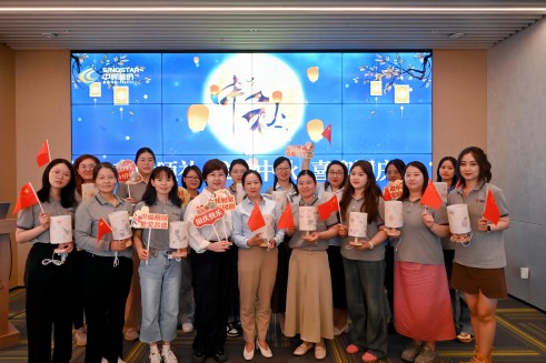 傍边秋赶上国庆，月圆尊龙集团福满中原，双节活动氛围拉满