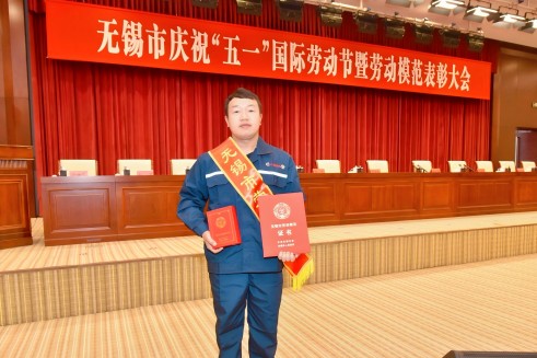 “三门峡市劳动圭表”胡昌平背后的故事：用责任与坚守练就叉车“铁臂”